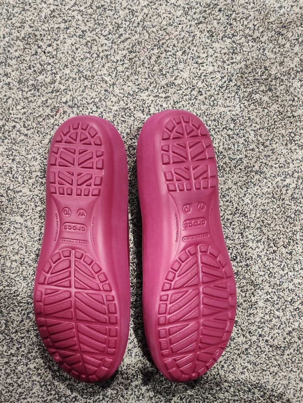 CROCS Women's Mammoth Ballet Flats Berry Size 10 NWT